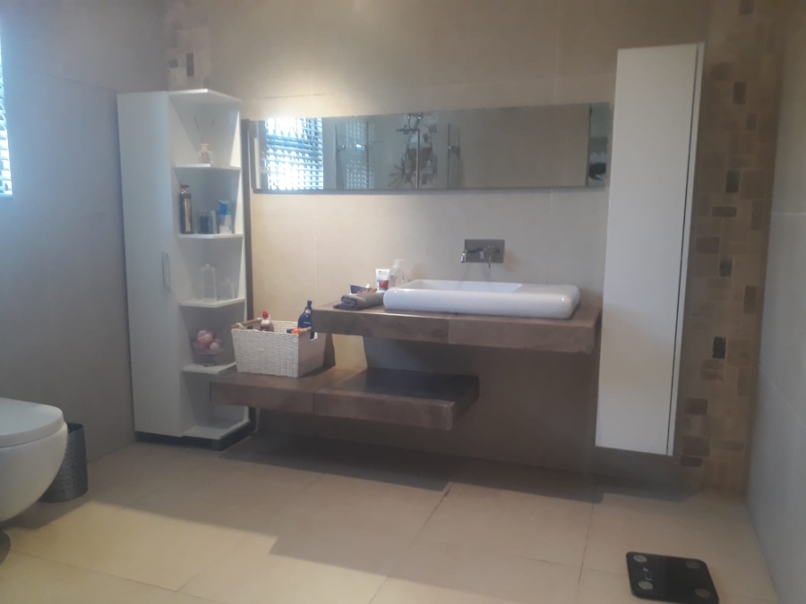 4 Bedroom Property for Sale in Zinniaville North West